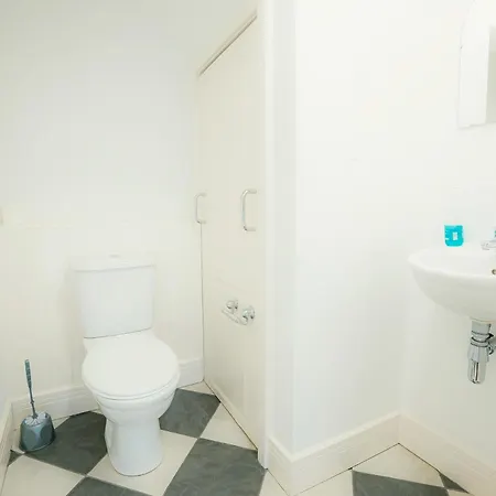 Super Duplex With Free Parking Apartment Plymouth Exterior photo