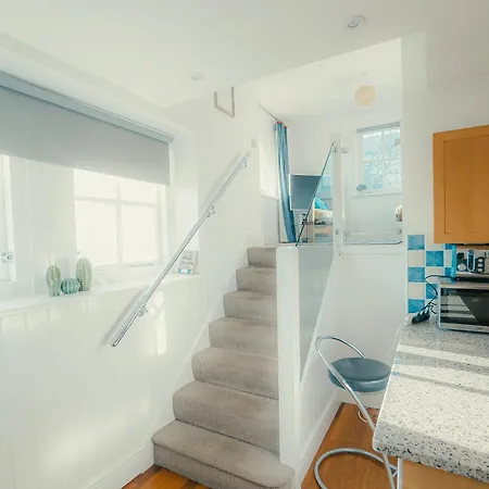Super Duplex With Free Parking Apartment Plymouth Exterior photo